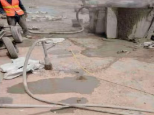 成县水泥混凝土路面板底注浆技术 路面脱空注浆整治方案